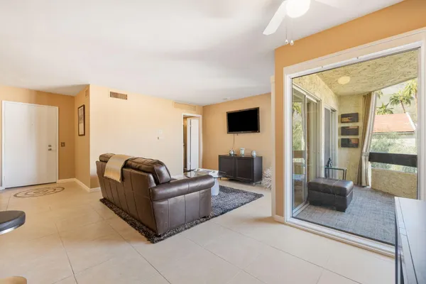 $255,000 | 1552 South Camino Real, Unit 333, Palm Springs, CA 92264