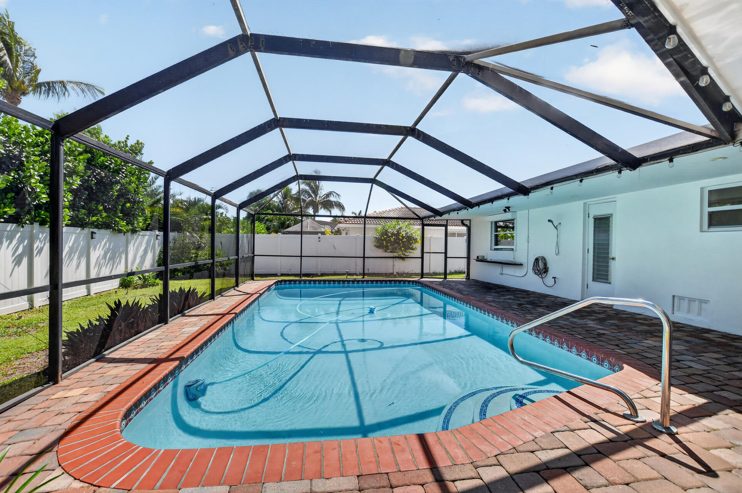741 Berkley Street Boca Raton, FL 33487 - Photo 23 of 28 Enclosed pool