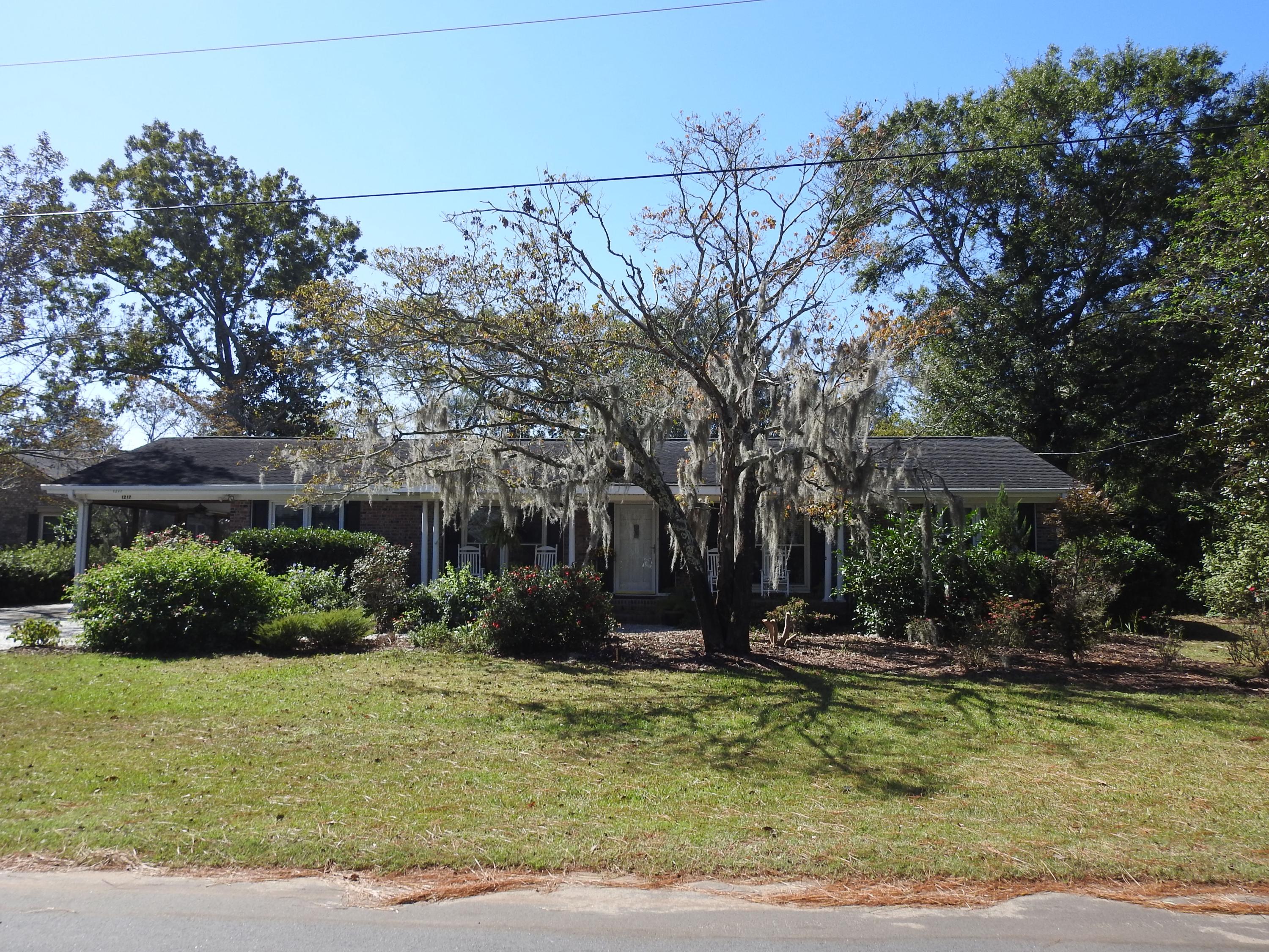 1217 Robin Road Mount Pleasant, SC 29464 - Photo 1 of 26 Front