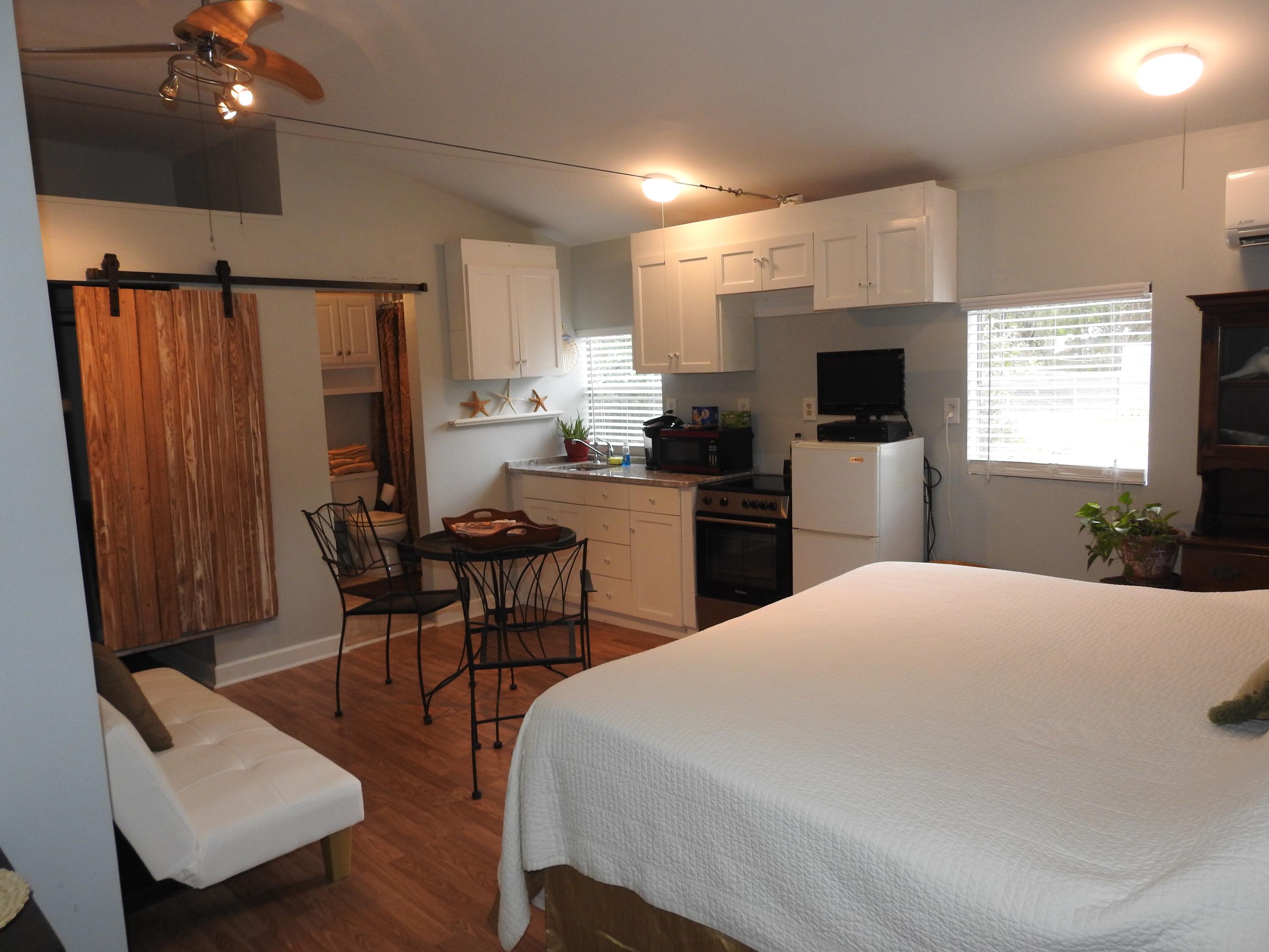 1217 Robin Road Mount Pleasant, SC 29464 - Photo 16 of 26 Studio