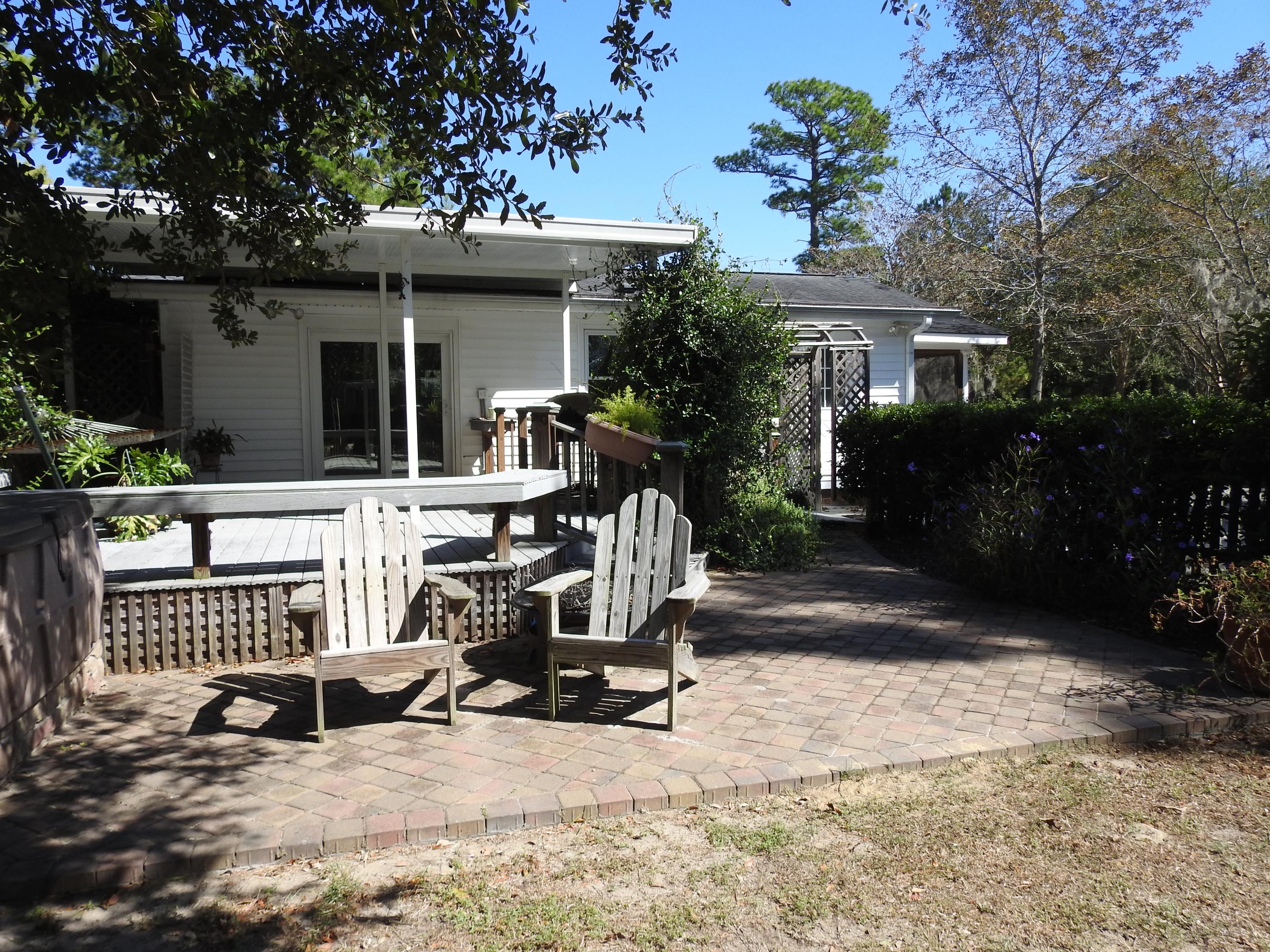 1217 Robin Road Mount Pleasant, SC 29464 - Photo 24 of 26 Outdoor Patio:Deck
