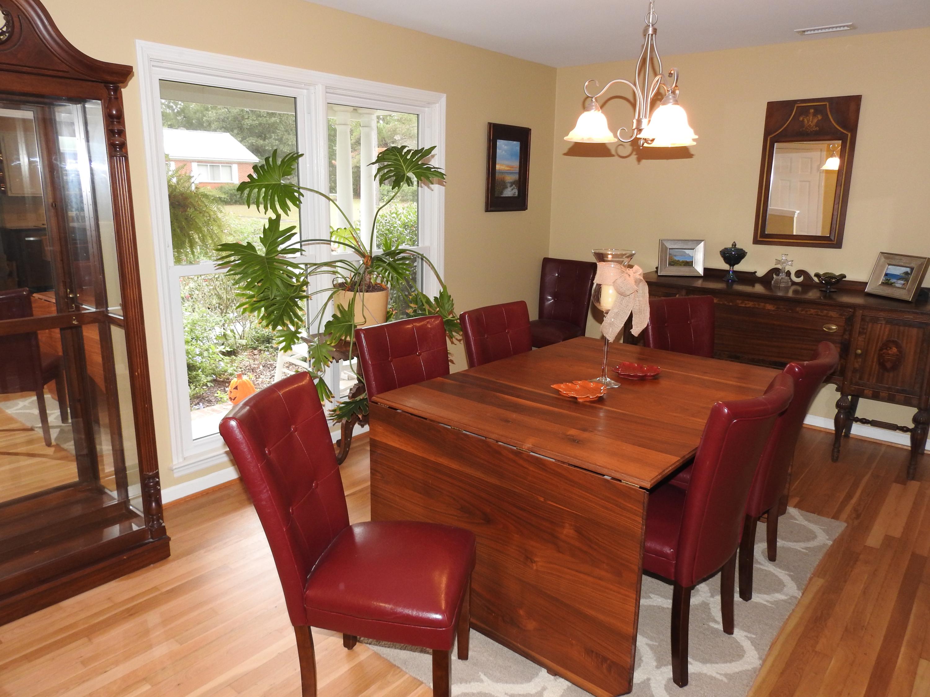 1217 Robin Road Mount Pleasant, SC 29464 - Photo 7 of 26 Dining room