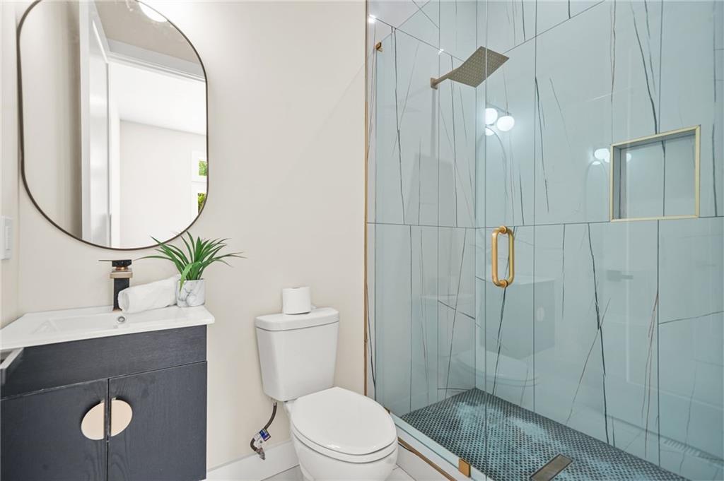 237 Altoona Place Southwest Atlanta, GA 30314 - Photo 11 of 68