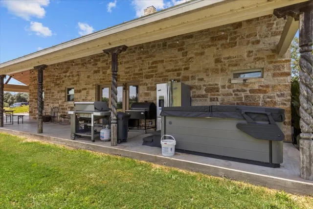 $995,000 | 7835 Berger Road, Schulenburg, TX 78956