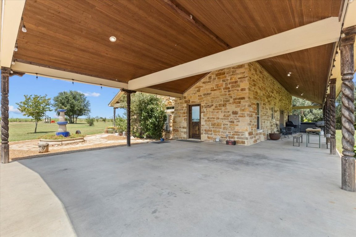 7835 Berger Road Schulenburg, TX 78956 - Photo 6 of 40 View of patio / terrace