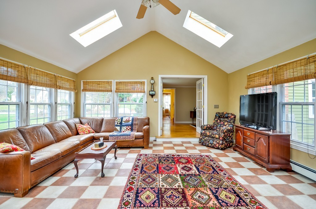 11 Glen Road Topsfield, MA 01983 - Photo 11 of 27 Gallery Image 11