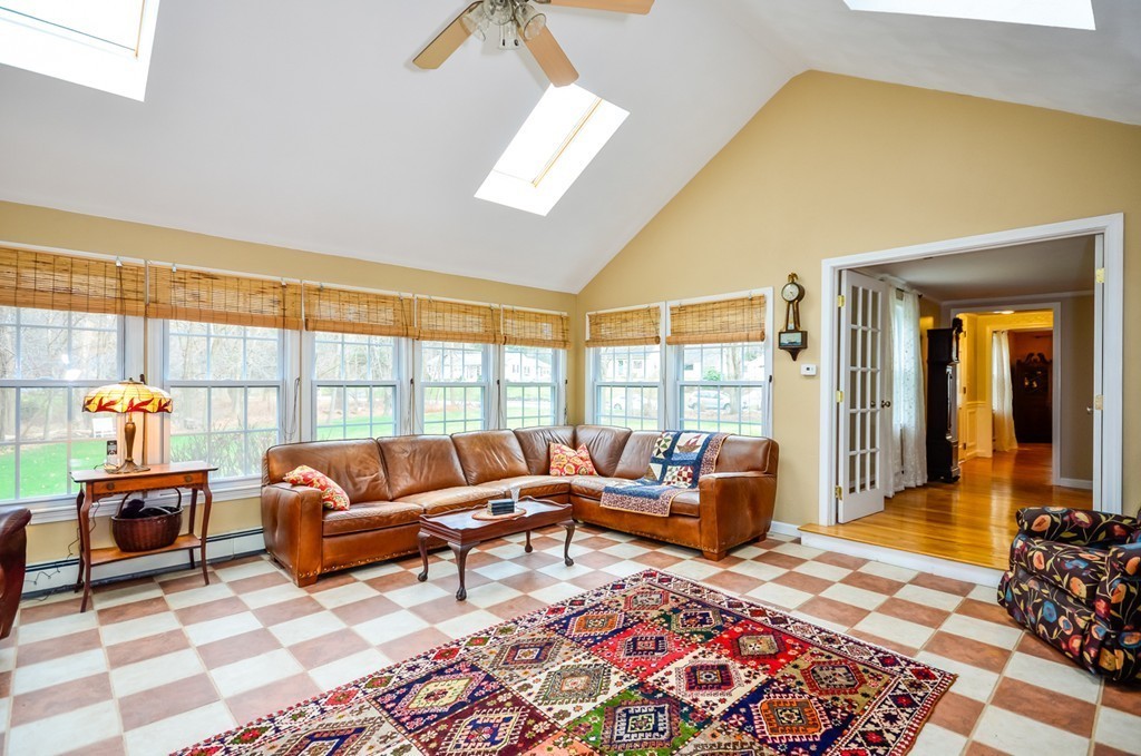 11 Glen Road Topsfield, MA 01983 - Photo 10 of 27 Gallery Image 10