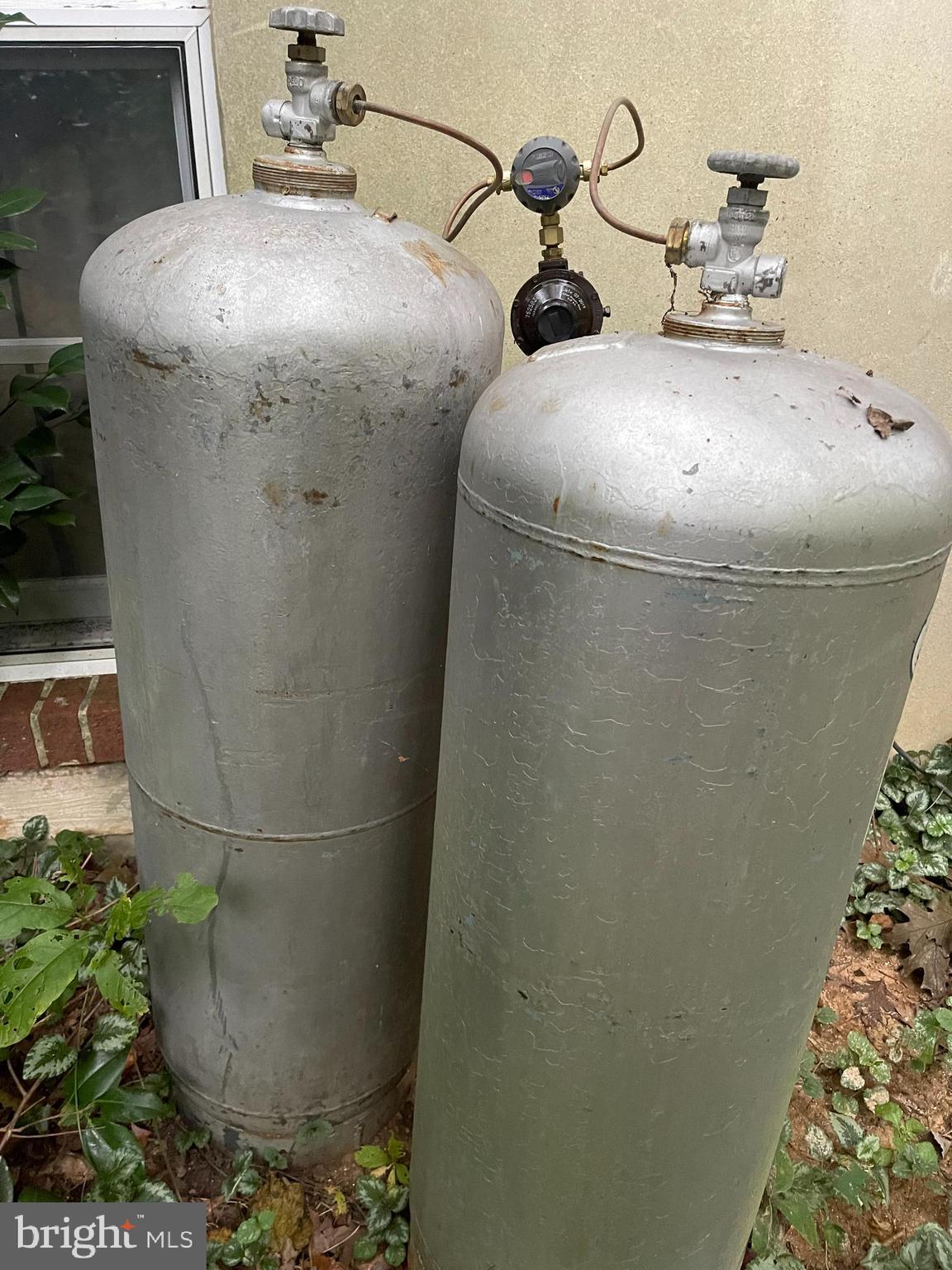 4719 Hydes Road Hydes, MD 21082 - Photo 9 of 20 Propane Tanks