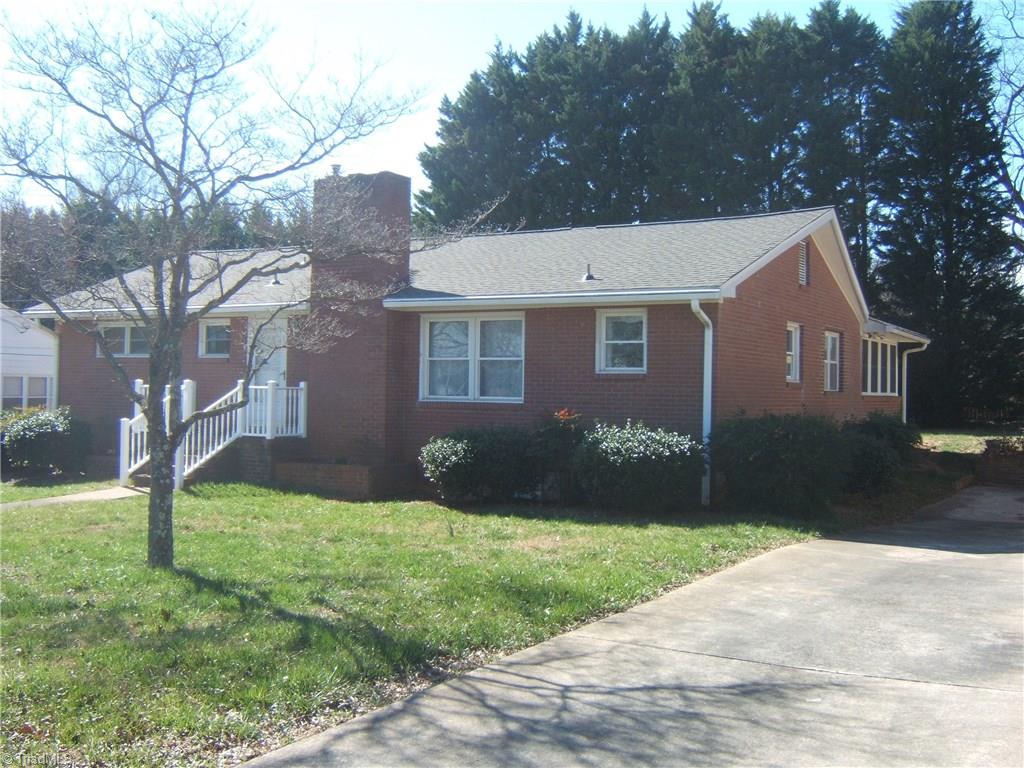 1418 Capri Road Southwest Winston-Salem, NC 27103 - Photo 3 of 30 Gallery Image 3