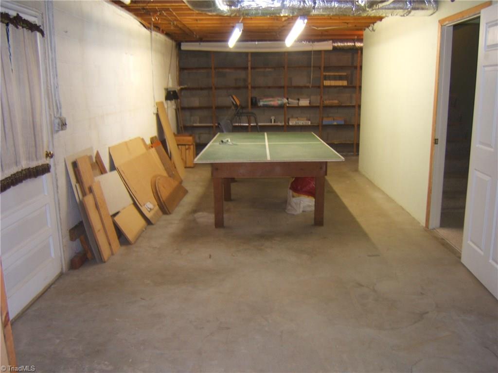 1418 Capri Road Southwest Winston-Salem, NC 27103 - Photo 26 of 30 Gallery Image 26