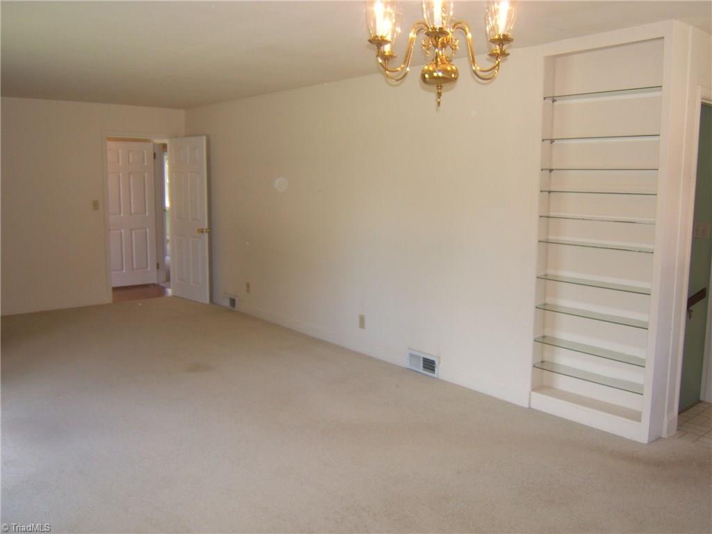 1418 Capri Road Southwest Winston-Salem, NC 27103 - Photo 7 of 30 Gallery Image 7