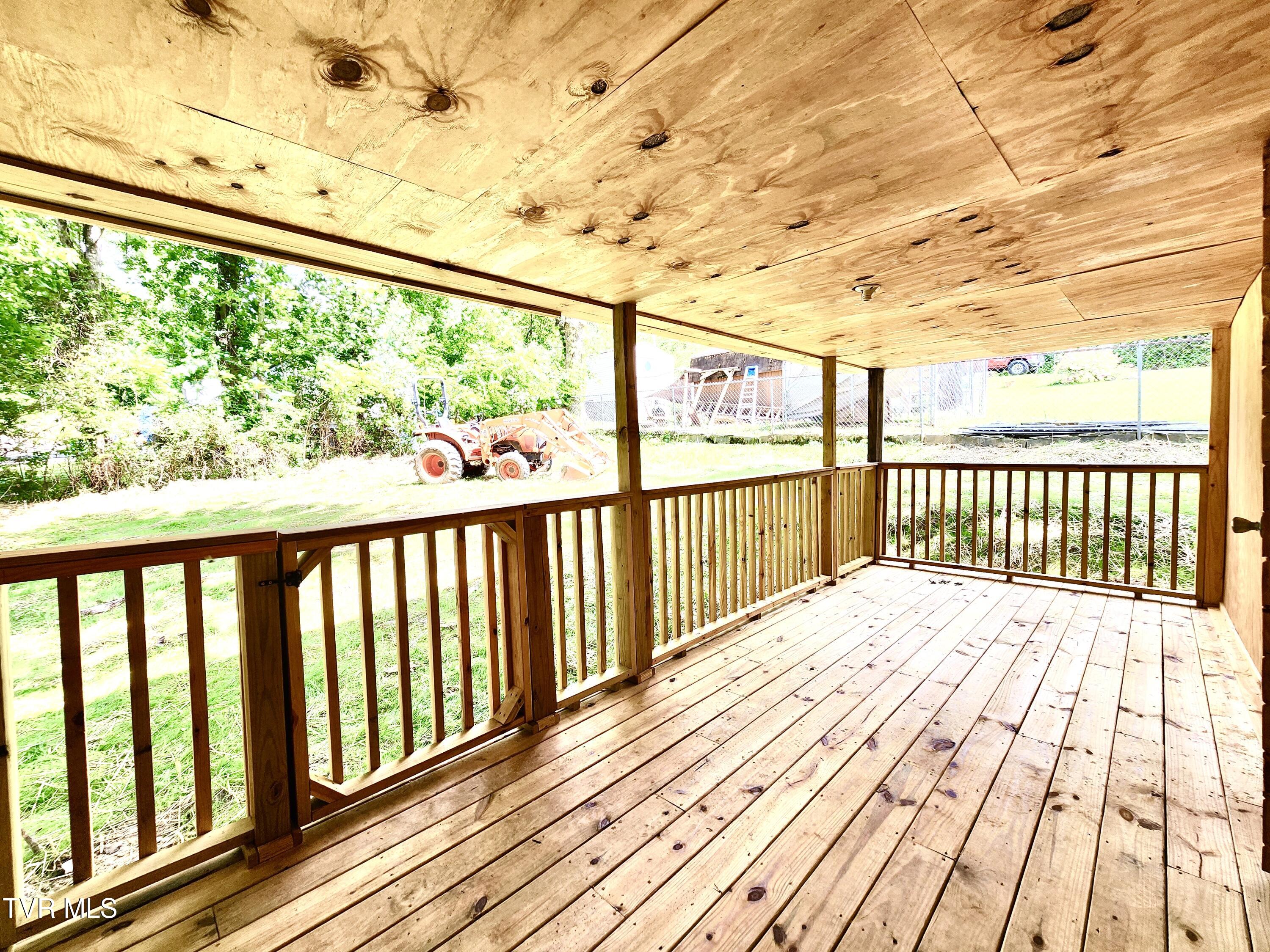148 Masters Street Erwin, TN 37650 - Photo 8 of 29 IMG_8373