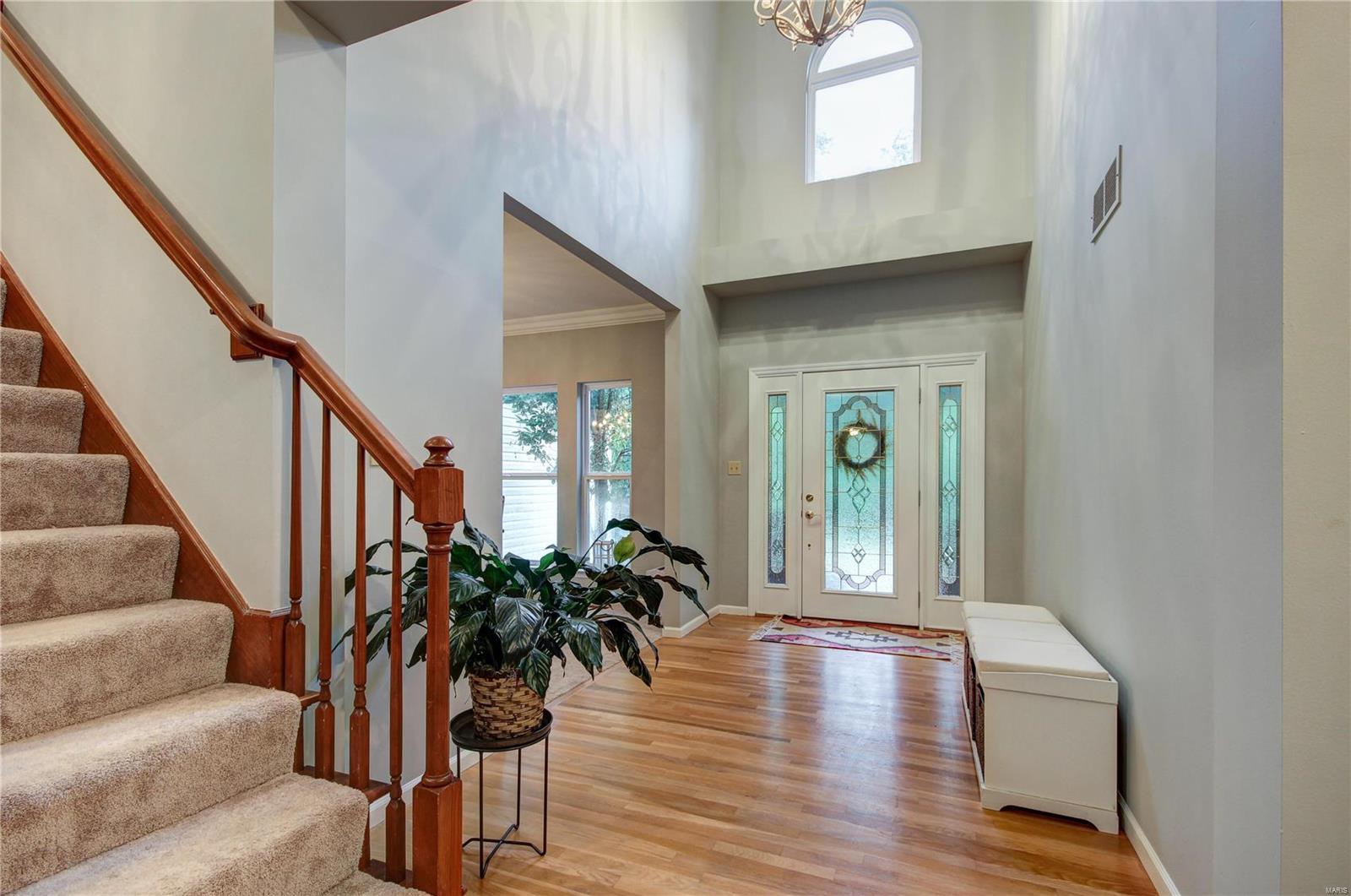 944 Kiefer Ridge Drive Ballwin, MO 63021 - Photo 7 of 54 Gallery Image 7