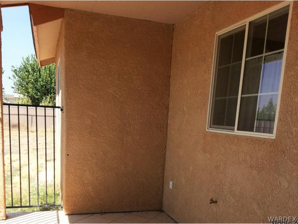 525 South Santa Cruz Road Golden Valley, AZ 86413 - Photo 3 of 19 Back Porch