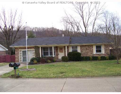 228 Seneca Circle Winfield, WV 25213 - Photo 1 of 8 Exterior Front.