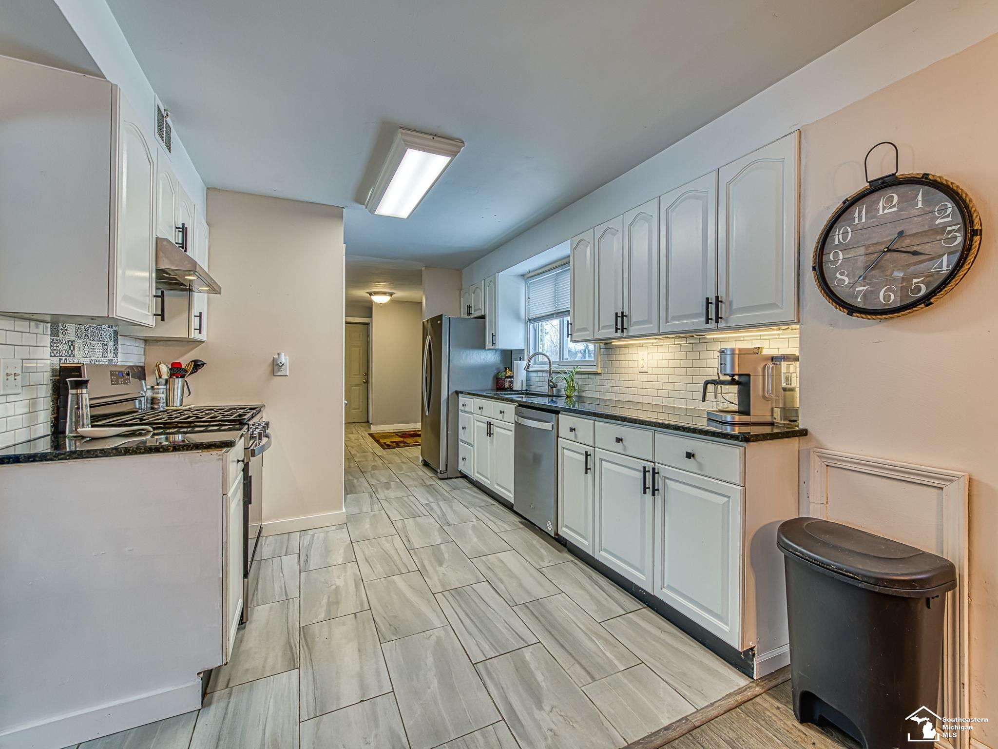 2525 Reinhardt Road Monroe, MI 48162 - Photo 7 of 43