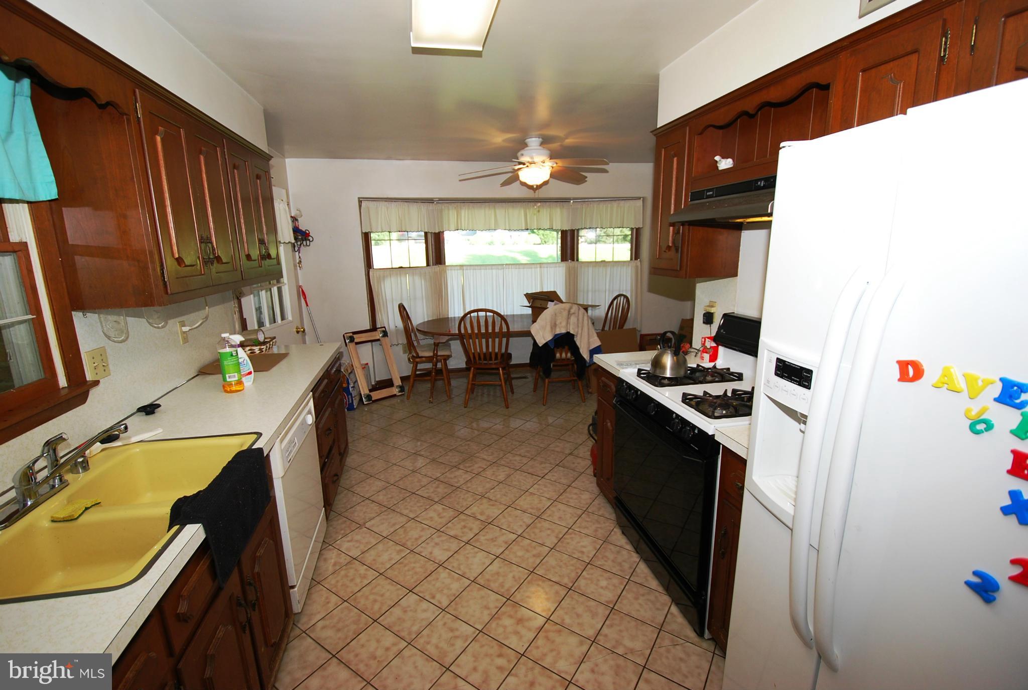 24608 Ridge Road Damascus, MD 20872 - Photo 6 of 14 Kitchen