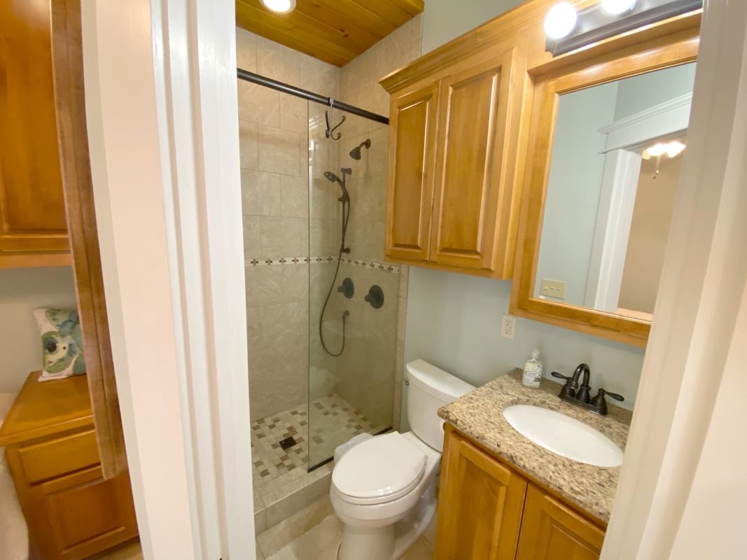 28888 Canal Road, Unit 71 Orange Beach, AL 36561 - Photo 7 of 9 Bathroom