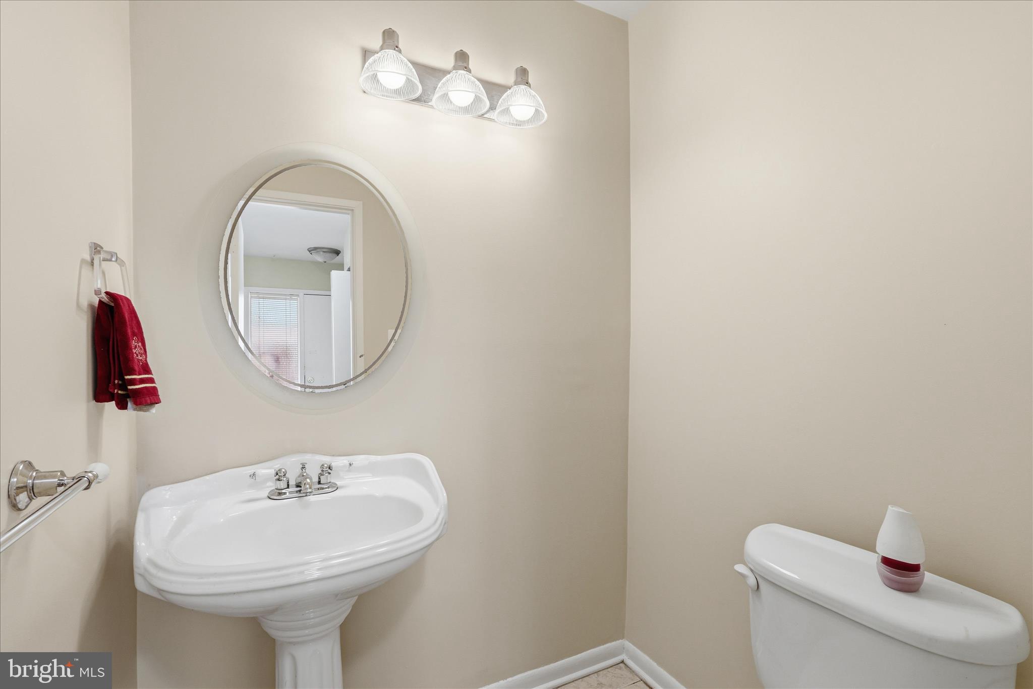2438 Southgate Square Reston, VA 20191 - Photo 11 of 46 Power Room