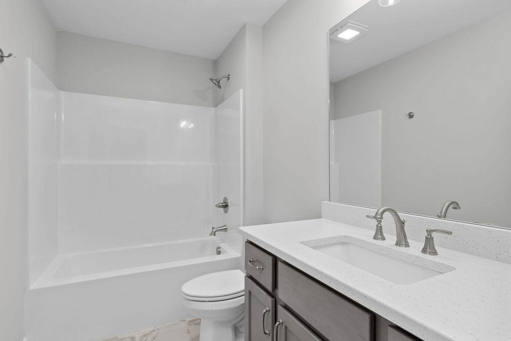 9839 Mayfly Road, Unit 87 Ooltewah, TN 37363 - Photo 30 of 32 WATERFORD GUEST BATH
