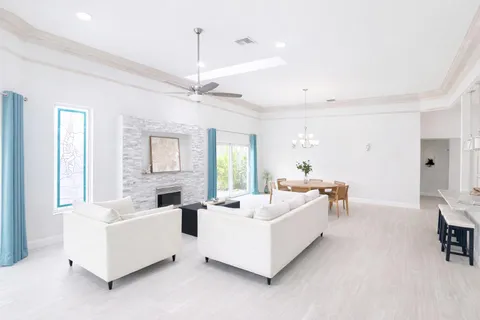 $1,070,000 | 122 Eagleton Lane, Palm Beach Gardens, FL 33418