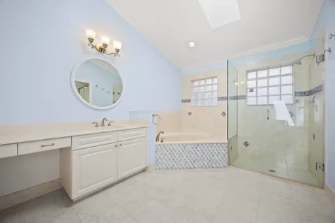 $1,080,000 | 122 Eagleton Lane, Palm Beach Gardens, FL 33418