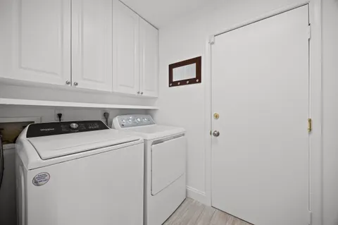 $1,070,000 | 122 Eagleton Lane, Palm Beach Gardens, FL 33418