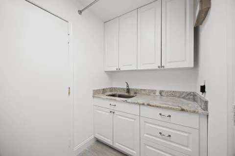 $1,070,000 | 122 Eagleton Lane, Palm Beach Gardens, FL 33418