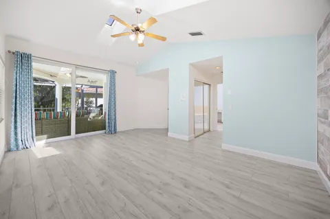 $1,080,000 | 122 Eagleton Lane, Palm Beach Gardens, FL 33418