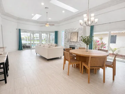$1,070,000 | 122 Eagleton Lane, Palm Beach Gardens, FL 33418