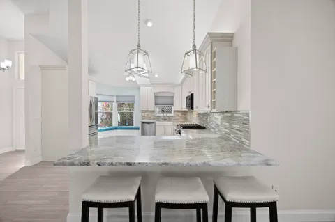 $1,080,000 | 122 Eagleton Lane, Palm Beach Gardens, FL 33418