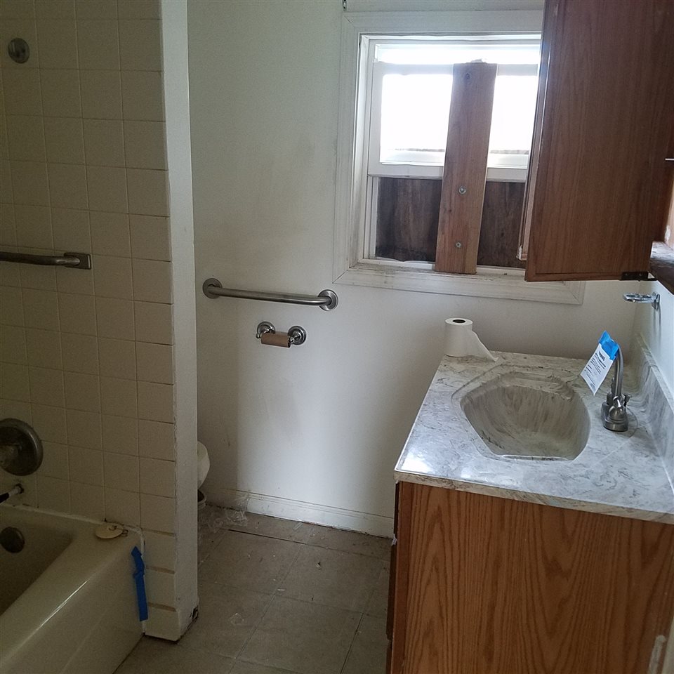 719 South Shepherd Road Mount Pleasant, MI 48858 - Photo 5 of 6 1831373-4.JPG