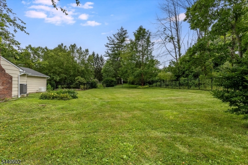 24 Brookfield Way Mendham, NJ 07945 - Photo 31 of 32
