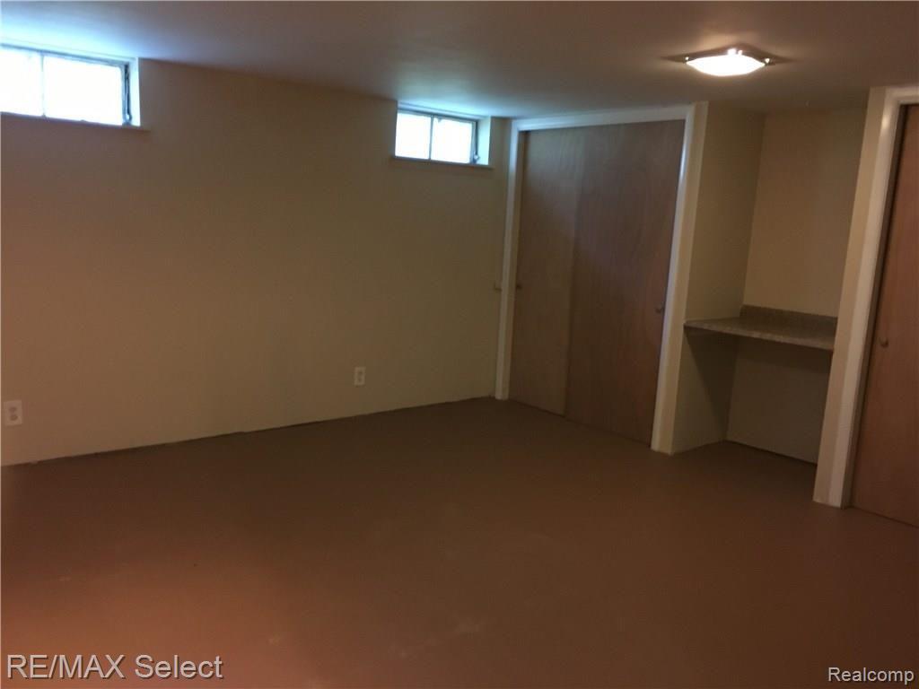 5114 Jackson Road Flint, MI 48506 - Photo 9 of 12 067.JPG