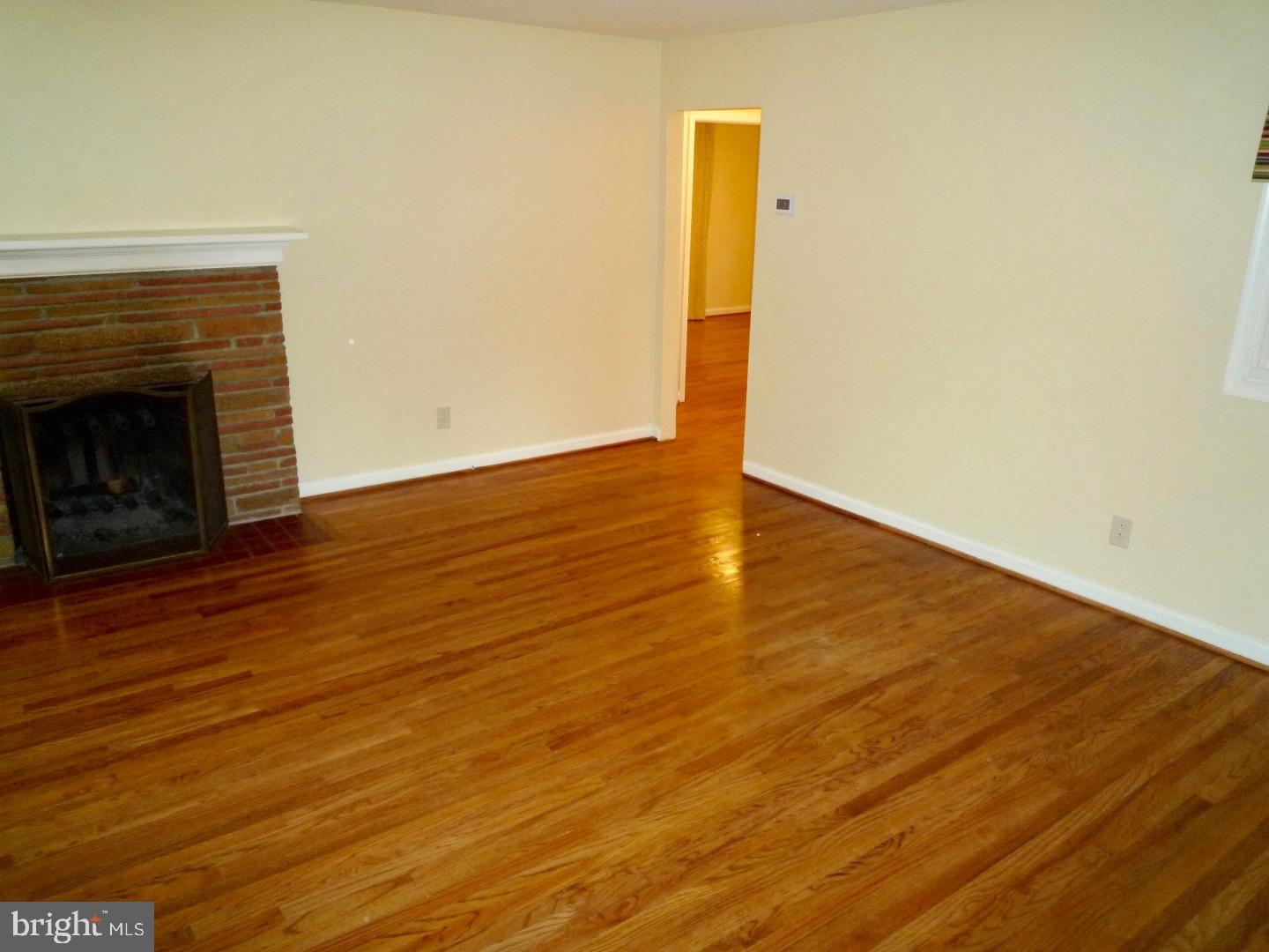 410 Beverly Road Newark, DE 19711 - Photo 3 of 23 Living Room
