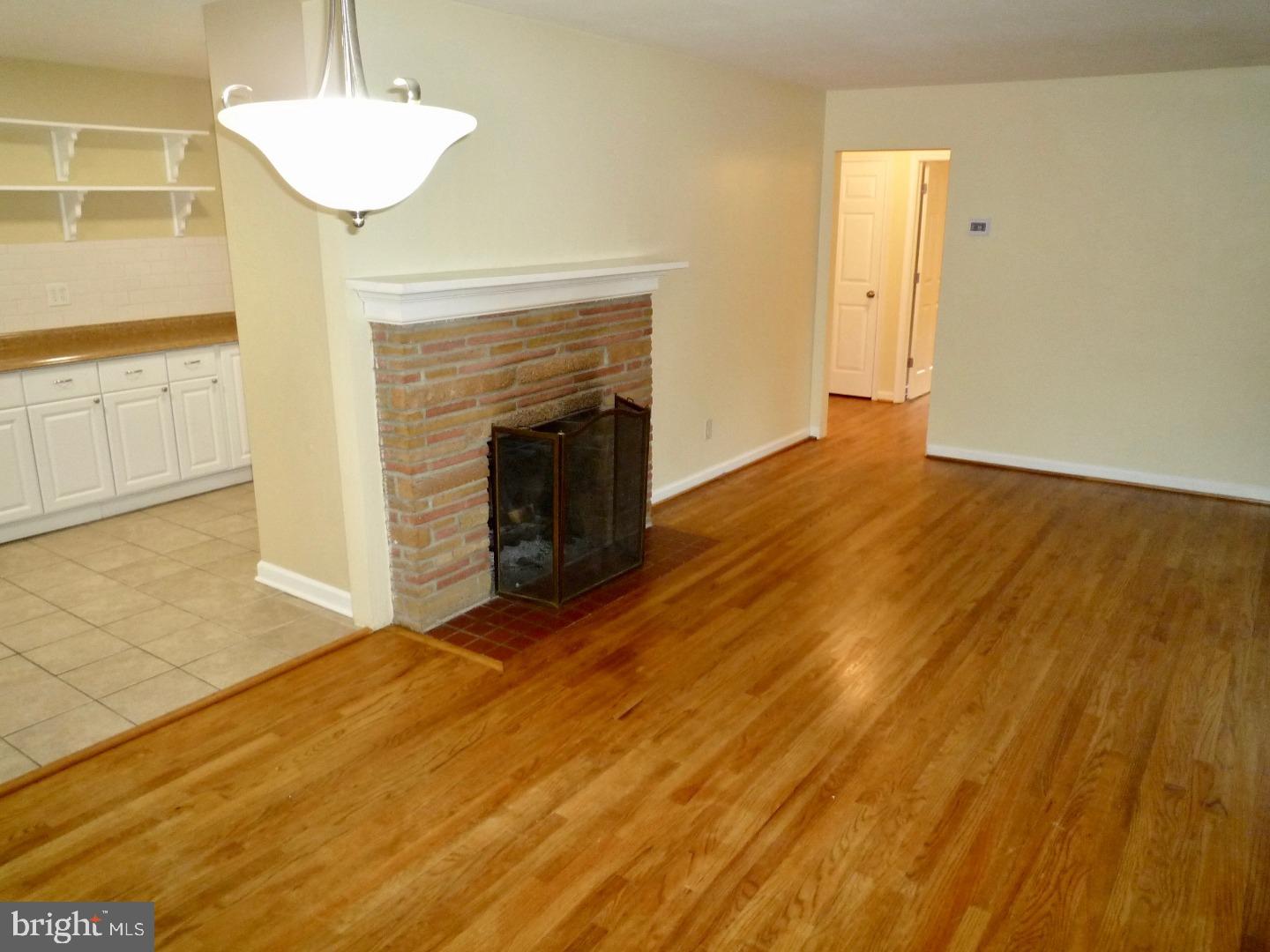 410 Beverly Road Newark, DE 19711 - Photo 7 of 23 Living Room