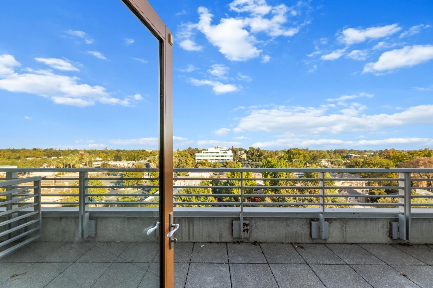 1818 L Street, Unit 807 Sacramento, CA 95811 - Photo 21 of 39 a view of outdoor space with swimming pool