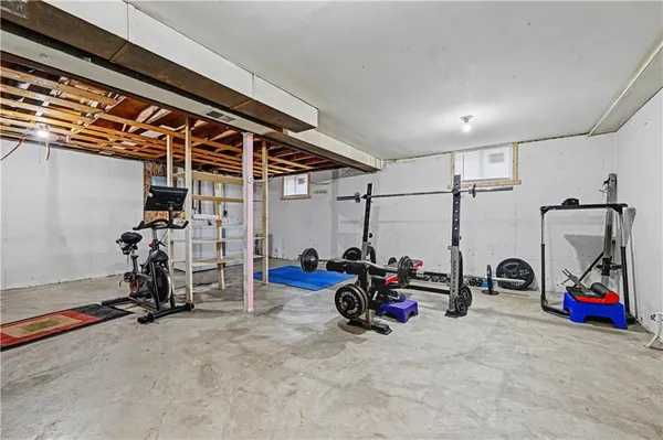 $290,000 | 1913 Southwest Gladstone Drive, Blue Springs, MO 64014