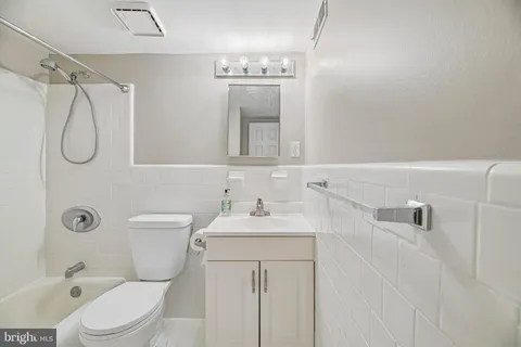 $240,000 | 3220 South 28th Street, Unit 304, Alexandria, VA 22302