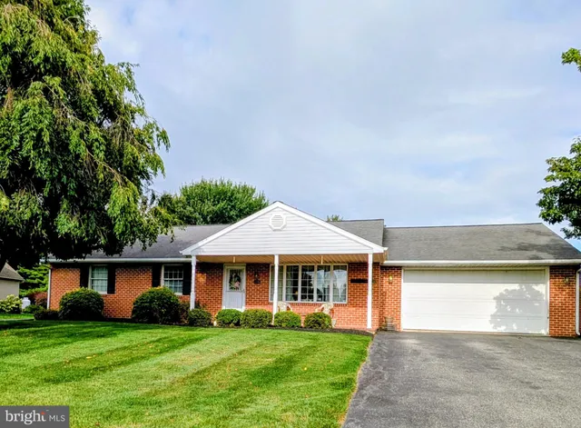 $395,000 | 5229 Sunset Lane, Gap, PA 17527