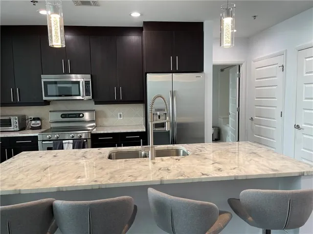 $3,400 | 1080 Peachtree Street Northeast, Unit 2215, Atlanta, GA 30309