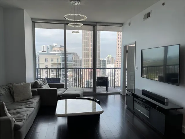 $3,400 | 1080 Peachtree Street Northeast, Unit 2215, Atlanta, GA 30309