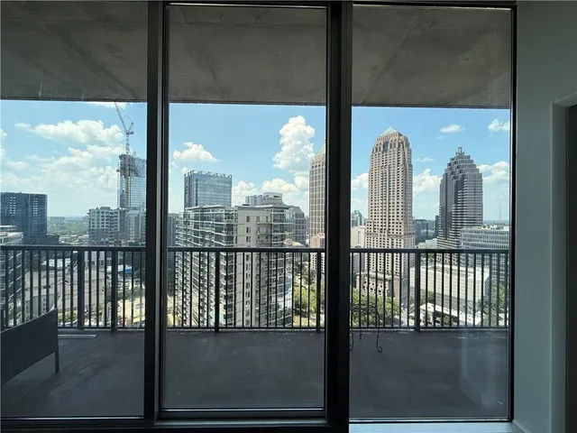 $3,400 | 1080 Peachtree Street Northeast, Unit 2215, Atlanta, GA 30309