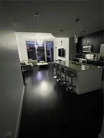 $3,400 | 1080 Peachtree Street Northeast, Unit 2215, Atlanta, GA 30309