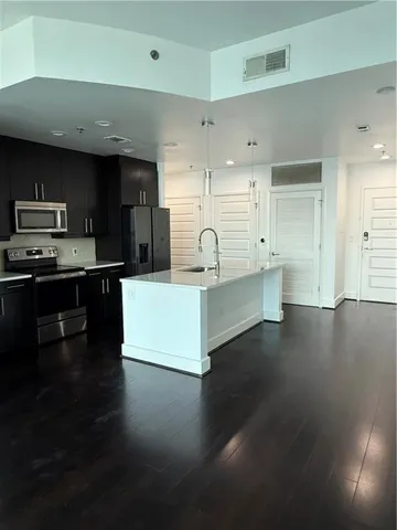 $3,400 | 1080 Peachtree Street Northeast, Unit 2215, Atlanta, GA 30309