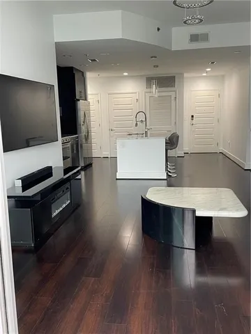 $3,400 | 1080 Peachtree Street Northeast, Unit 2215, Atlanta, GA 30309