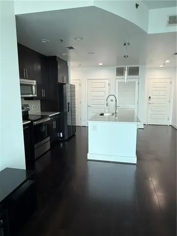 $3,400 | 1080 Peachtree Street Northeast, Unit 2215, Atlanta, GA 30309