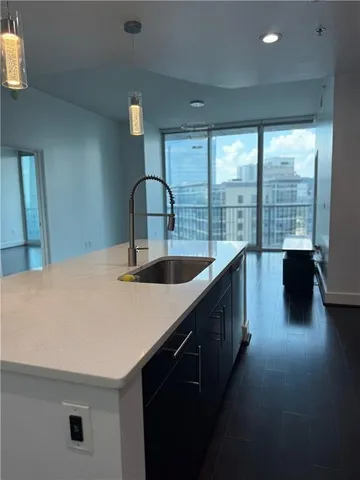 $3,400 | 1080 Peachtree Street Northeast, Unit 2215, Atlanta, GA 30309