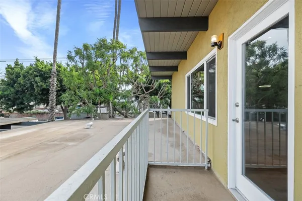 $2,895 | 2325 Kansas Avenue, Unit 7, Santa Monica, CA 90404