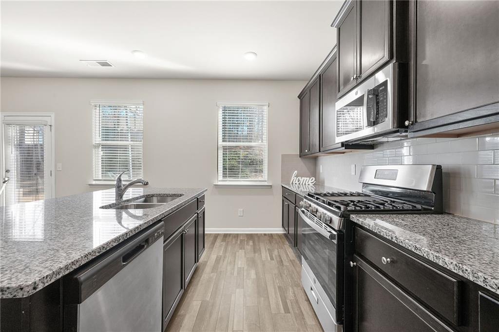 295 Coverview Court Jonesboro, GA 30238 - Photo 12 of 27